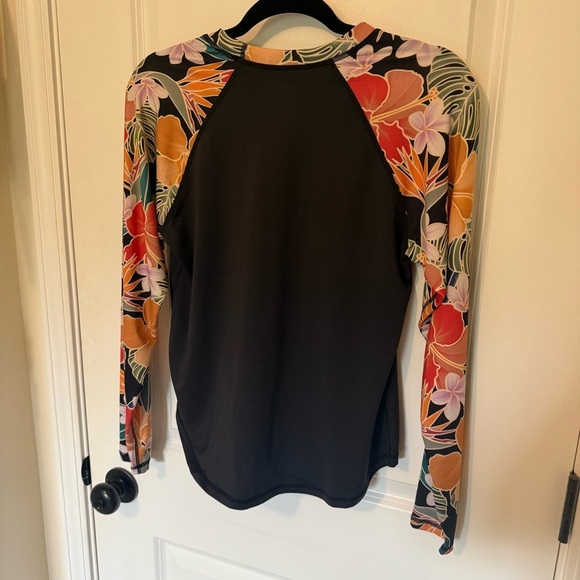 Hurley Women's Long Sleeve Surf Shirt Tee Rashguard With UPF 50+ Sun Protection - Picture 5 of 9